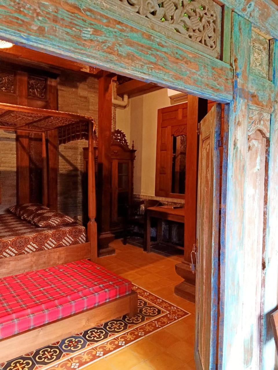 Bedhot Homestay Yogyakarta Exterior photo